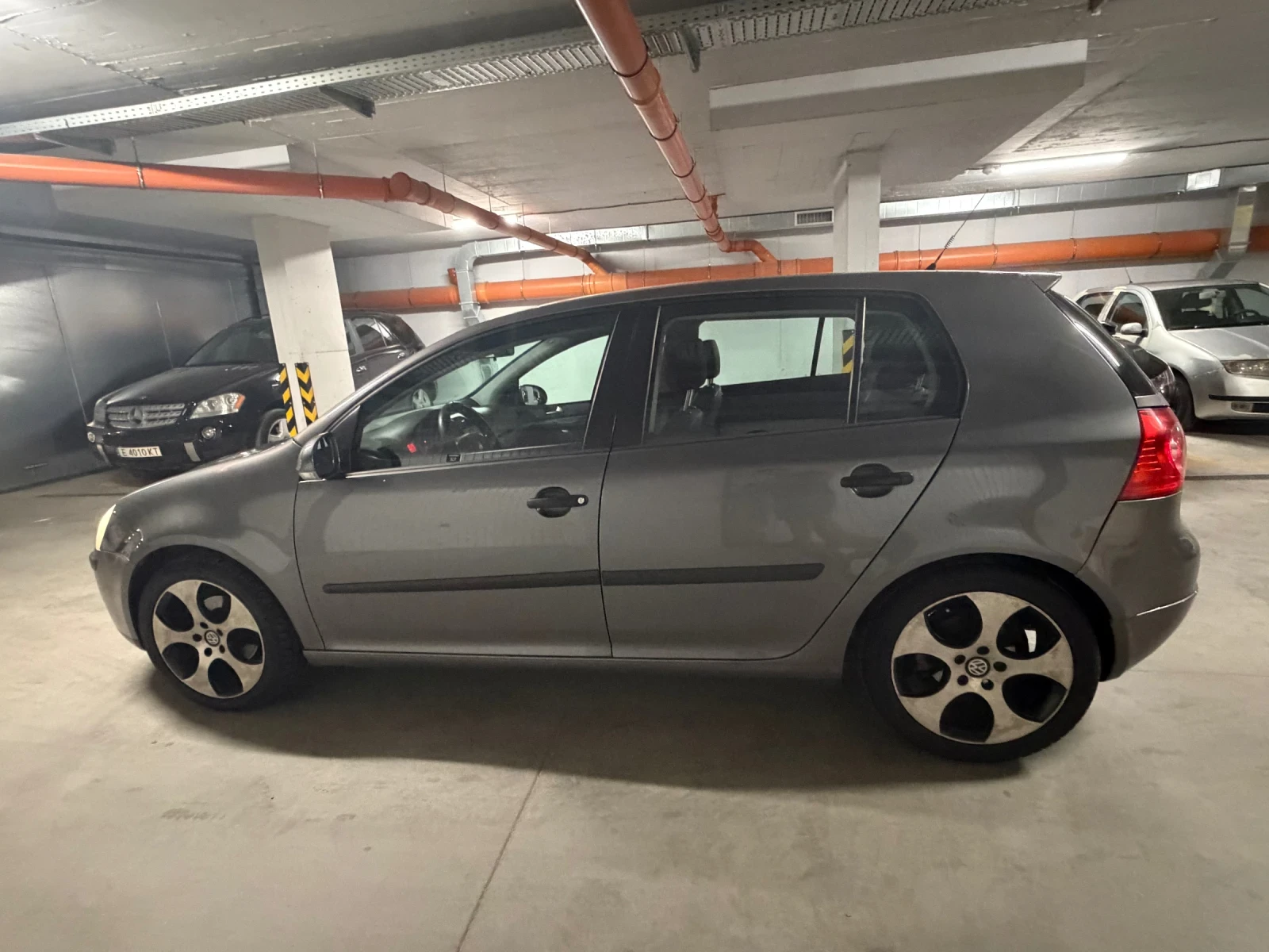 VW Golf 5 1.9 TDI, снимка 8 - Автомобили и джипове - 55465284
