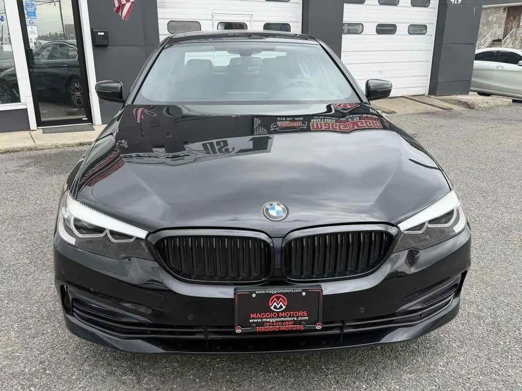 BMW 530 i, снимка 2 - Автомобили и джипове - 55508938