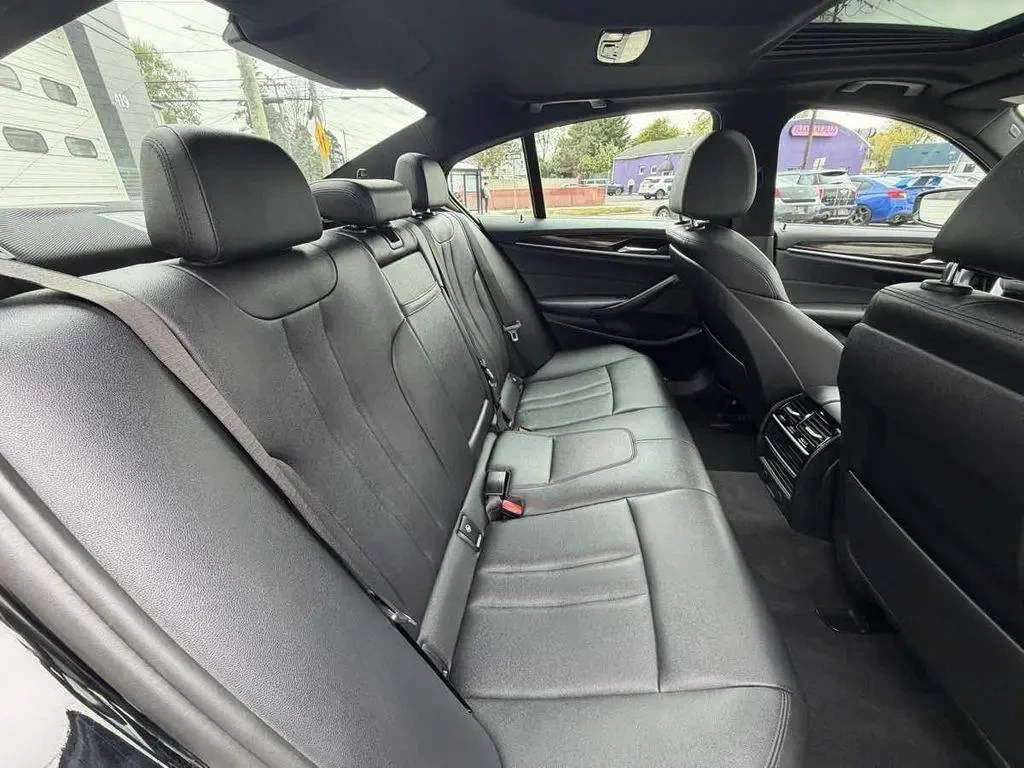 BMW 530 i, снимка 13 - Автомобили и джипове - 55508938