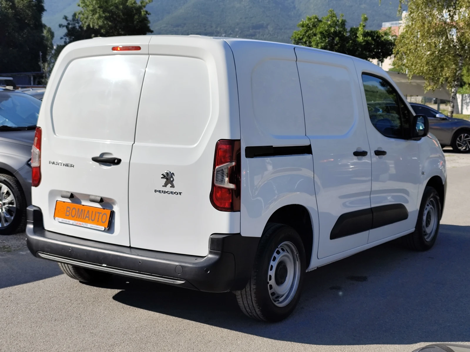 Peugeot Partner 1.5HDi* CARPLAY* ПАРКТРОНИК* ЕURO 6D* 3 MECTA* , снимка 4 - Автомобили и джипове - 55536807