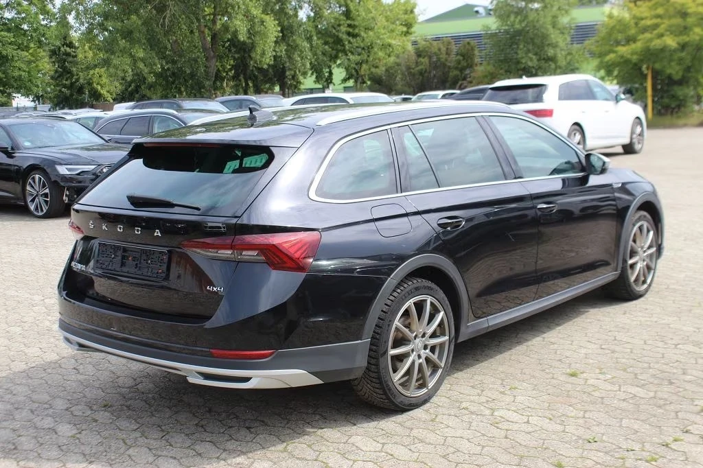 Skoda Octavia DSG 4x4 Digital Cockpit, снимка 4 - Автомобили и джипове - 55785175