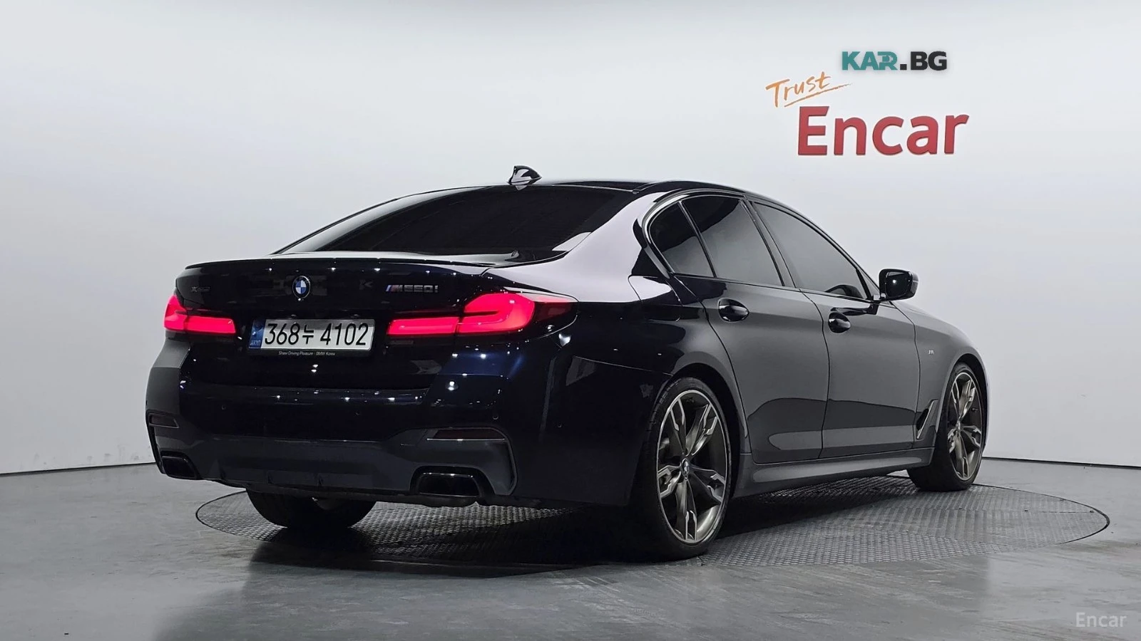 BMW 550 M550i* XDRIVE* DISTRONIC* 360* HARMAN* ОБДУХ* , снимка 3 - Автомобили и джипове - 55979866