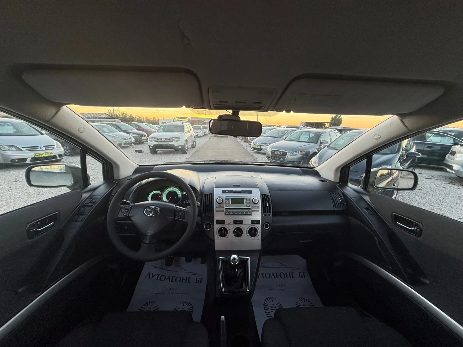 Toyota Corolla verso 2.2 D4D, снимка 9 - Автомобили и джипове - 56634533