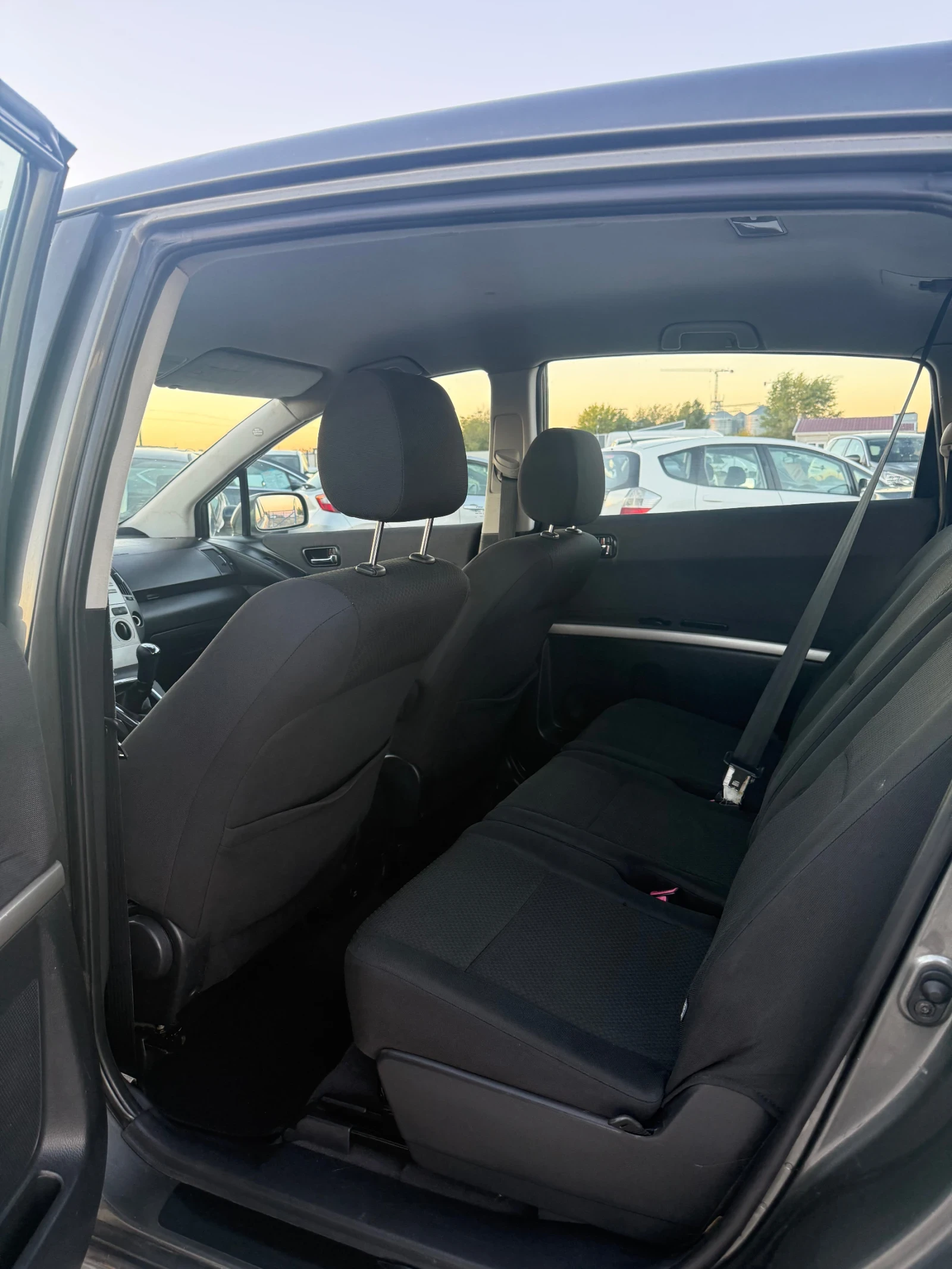 Toyota Corolla verso 2.2 D4D, снимка 8 - Автомобили и джипове - 56634533