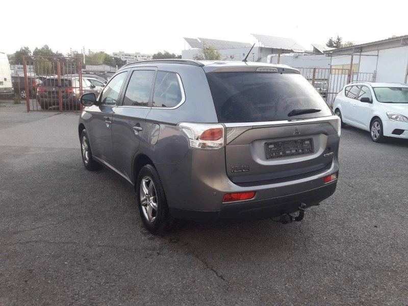 Mitsubishi Outlander, снимка 6 - Автомобили и джипове - 42335755