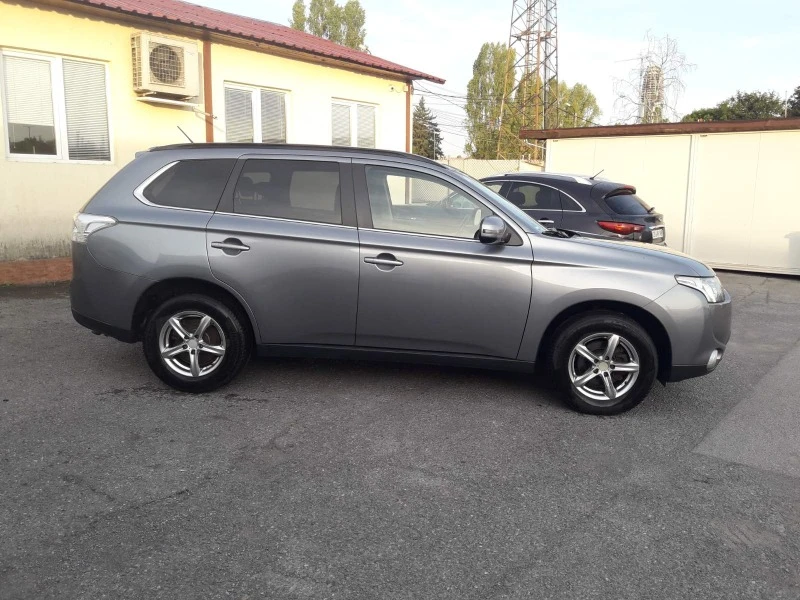 Mitsubishi Outlander, снимка 5 - Автомобили и джипове - 42335755