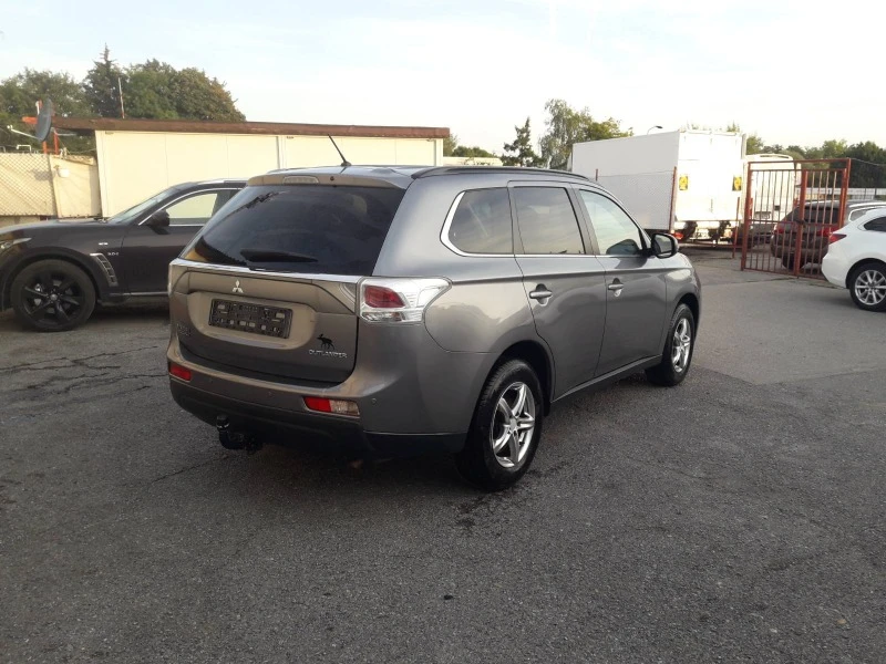 Mitsubishi Outlander, снимка 7 - Автомобили и джипове - 42335755