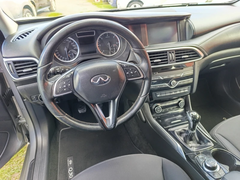 Infiniti Q30 1.5d Premium FWD, снимка 15 - Автомобили и джипове - 52145241
