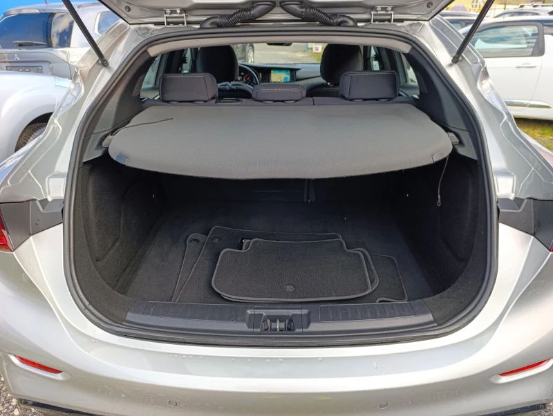 Infiniti Q30 1.5d Premium FWD, снимка 8 - Автомобили и джипове - 52145241