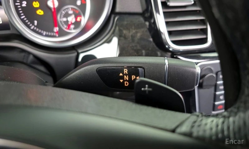 Mercedes-Benz GLE 350, снимка 9 - Автомобили и джипове - 53066009