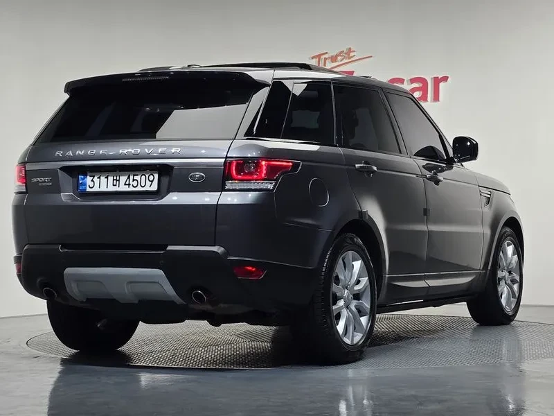 Land Rover Range Rover Sport 3.0, снимка 2 - Автомобили и джипове - 54500073