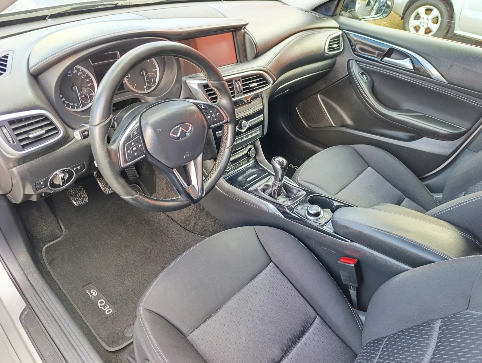 Infiniti Q30 1.5d Premium FWD | Mobile.bg   16