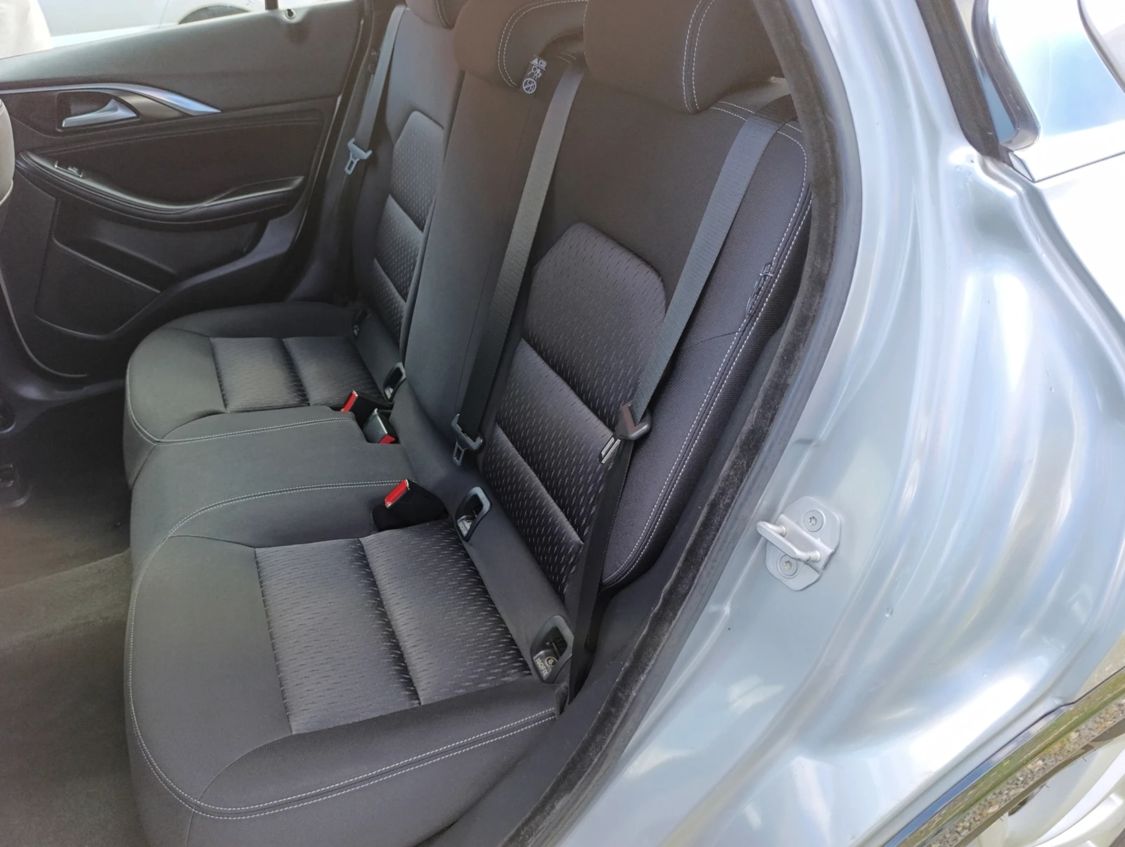 Infiniti Q30 1.5d Premium FWD - изображение 9