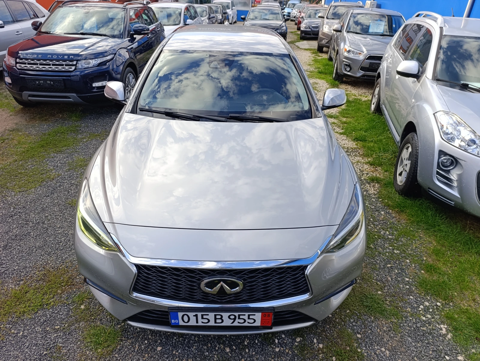 Infiniti Q30 1.5d Premium FWD - изображение 4