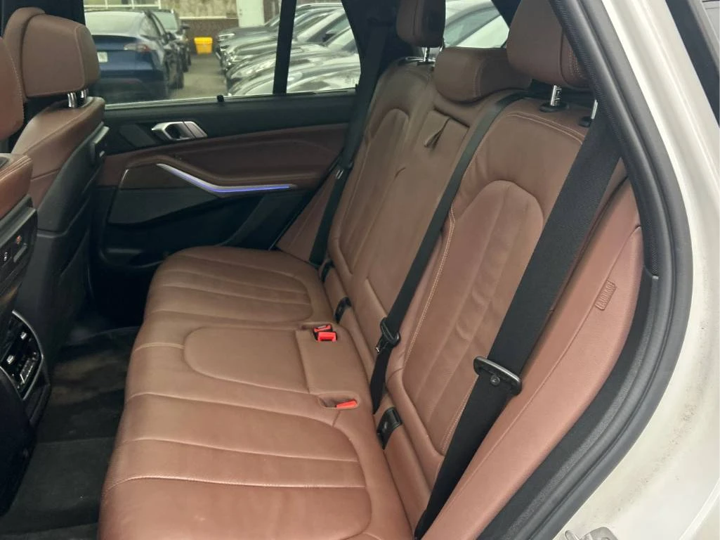 BMW X5 * CARFAX * LASER * HEAD-UP * 360 * ВЪЗДУХ, снимка 8 - Автомобили и джипове - 54053170