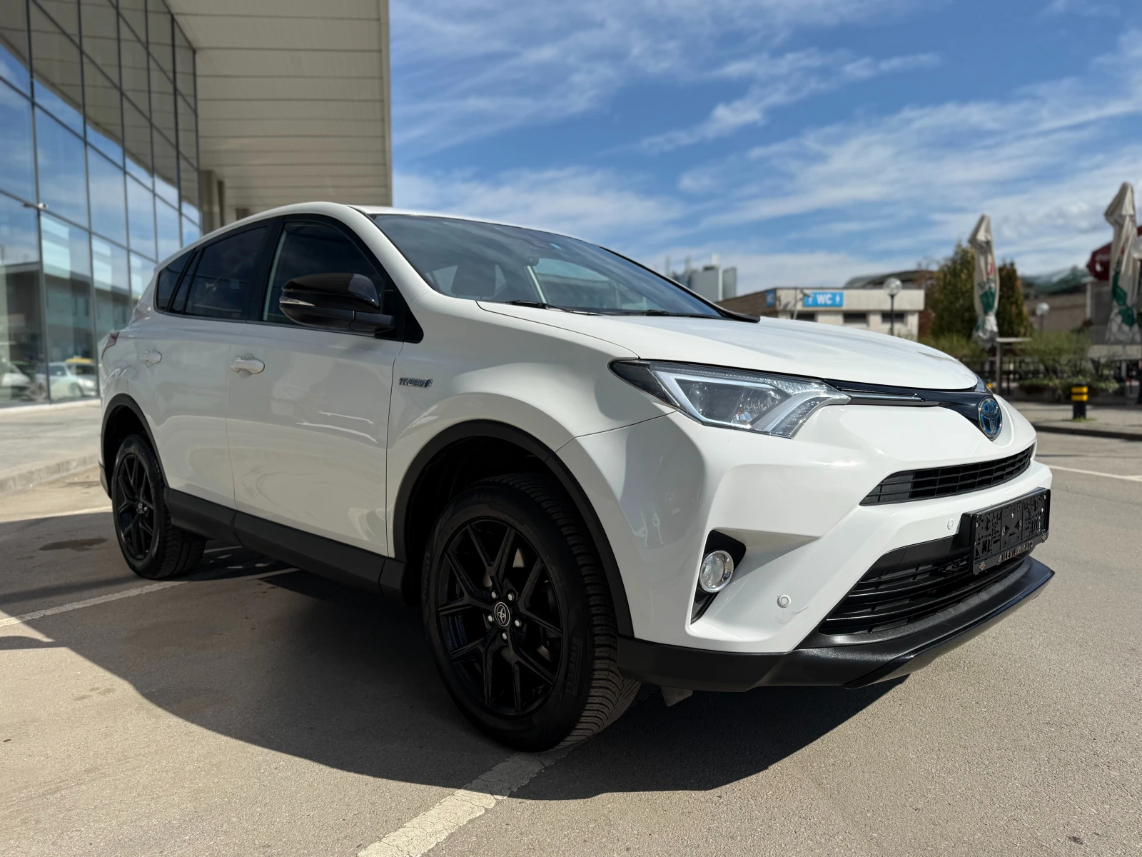 Toyota Rav4 6 МЕСЕЦА ГАРАНЦИЯ/2.5Hybrid 197к.с. Facelift, снимка 6 - Автомобили и джипове - 54137845