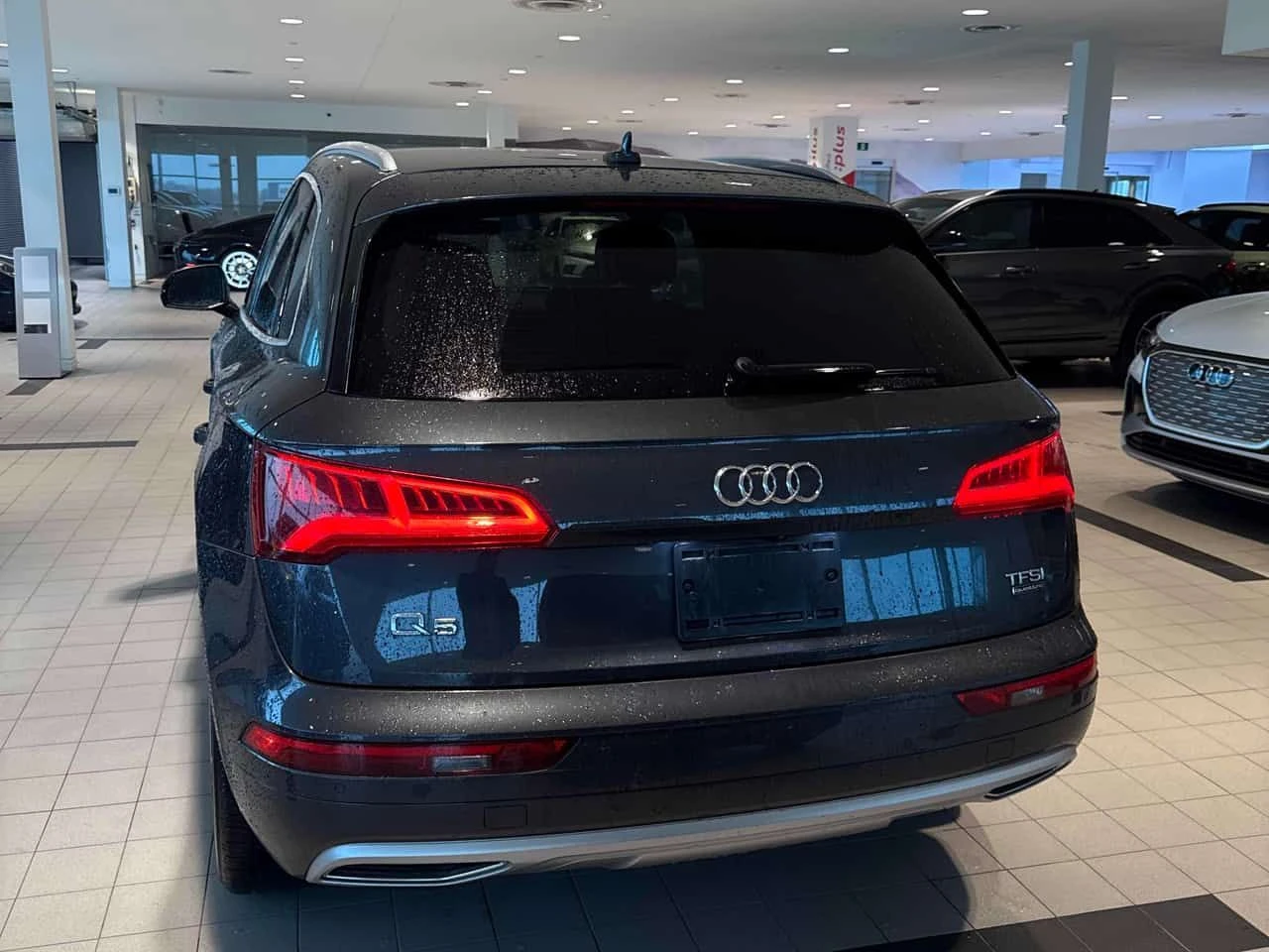 Audi Q5 Komfort /CAMERA/ПОДГРЕВИ , снимка 4 - Автомобили и джипове - 54312751