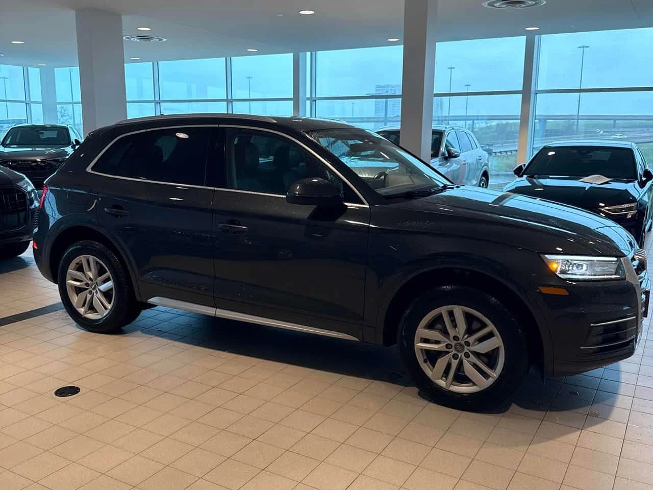 Audi Q5 Komfort /CAMERA/ПОДГРЕВИ , снимка 3 - Автомобили и джипове - 54312751