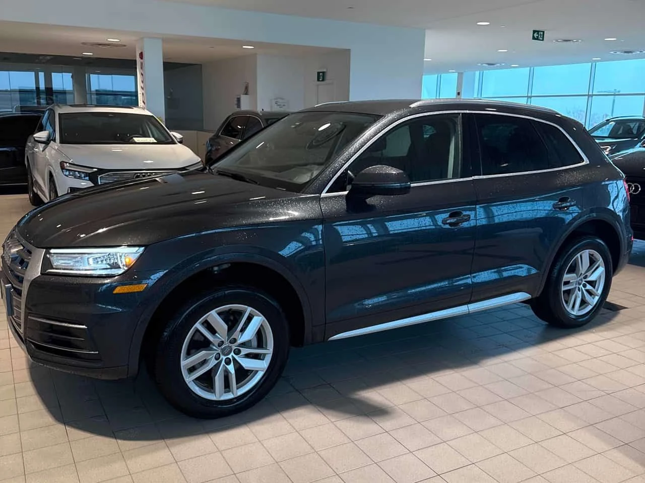 Audi Q5 Komfort /CAMERA/ПОДГРЕВИ , снимка 2 - Автомобили и джипове - 54312751