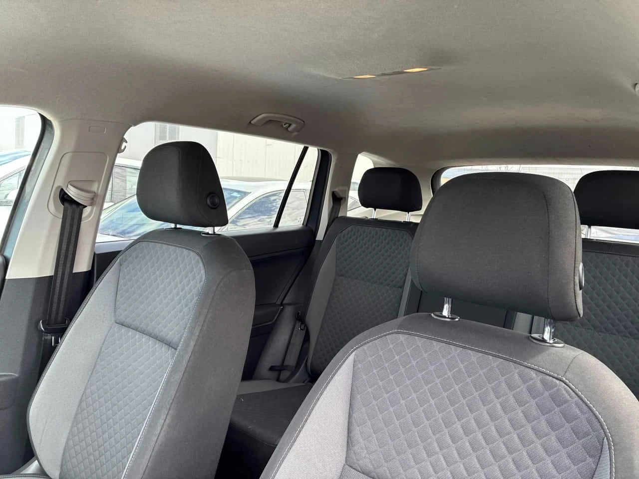 VW Tiguan * Trendline * KEYLESS* ПОДГРЕВ* , снимка 11 - Автомобили и джипове - 54514104