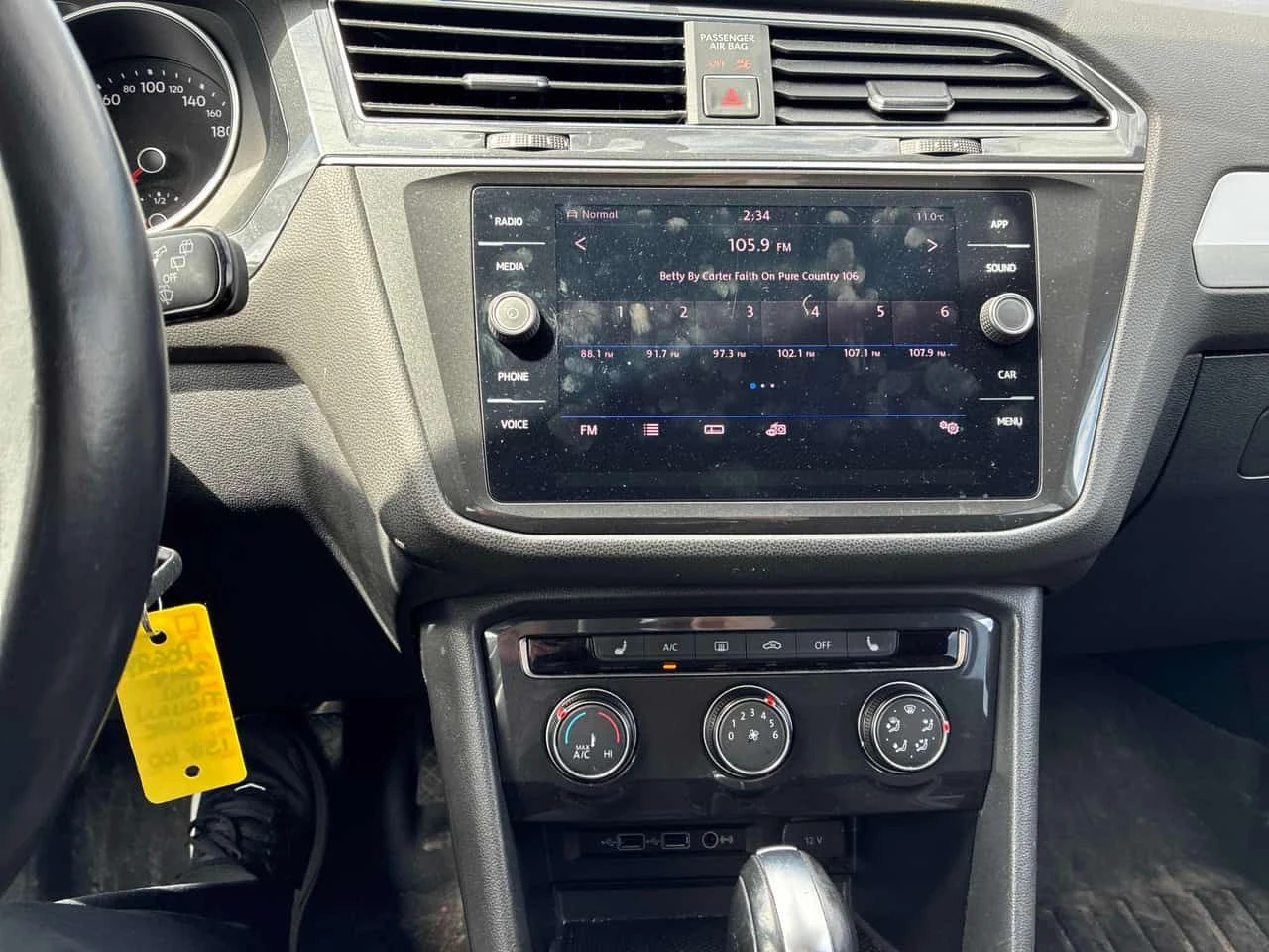 VW Tiguan * Trendline * KEYLESS* ПОДГРЕВ* , снимка 9 - Автомобили и джипове - 54514104