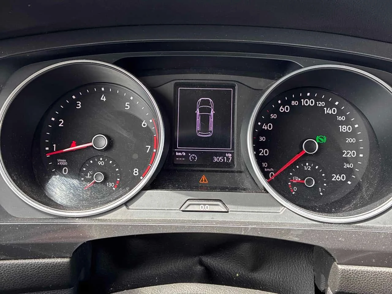 VW Tiguan * Trendline * KEYLESS* ПОДГРЕВ* , снимка 8 - Автомобили и джипове - 54514104