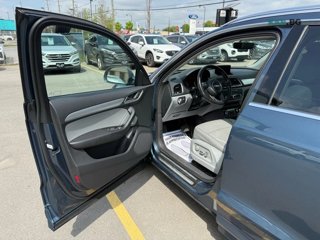 Audi Q3  PROGRESIV * KEYLESS * АвтоКредит * (ЦЕНА ДО БГ), снимка 9 - Автомобили и джипове - 54897102