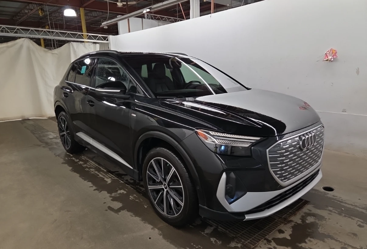 Audi Q4 E-tron| Камера* Пано* 1 Собственик* Без инциденти*, снимка 3 - Автомобили и джипове - 55327339