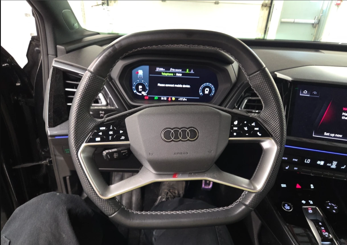 Audi Q4 E-tron| Камера* Пано* 1 Собственик* Без инциденти*, снимка 11 - Автомобили и джипове - 55327339