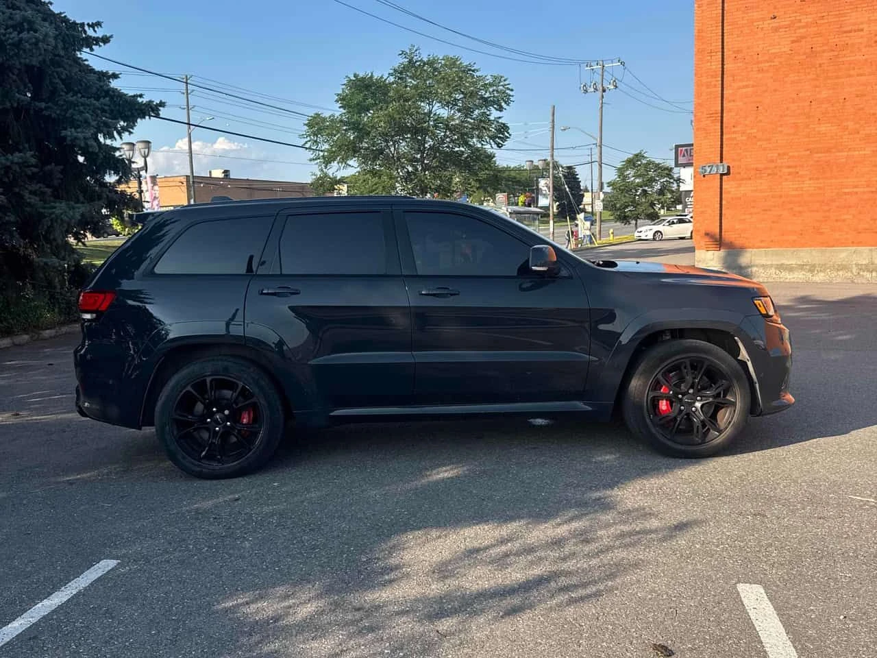 Jeep Grand cherokee  SRT 6.4L / 360 КАМЕРИ / ЦЕНА ДО БЪЛГАРИЯ / , снимка 4 - Автомобили и джипове - 55375963