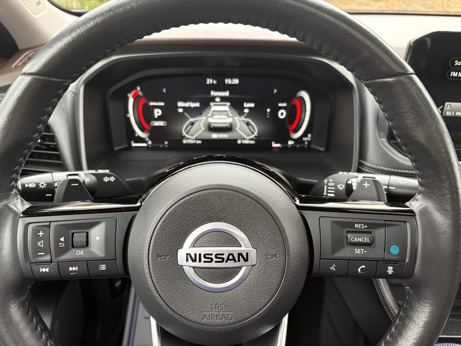 Nissan Rogue Nissan Rogue X-trail 2.5L 4X4 FULL 63000km, снимка 11 - Автомобили и джипове - 55719258