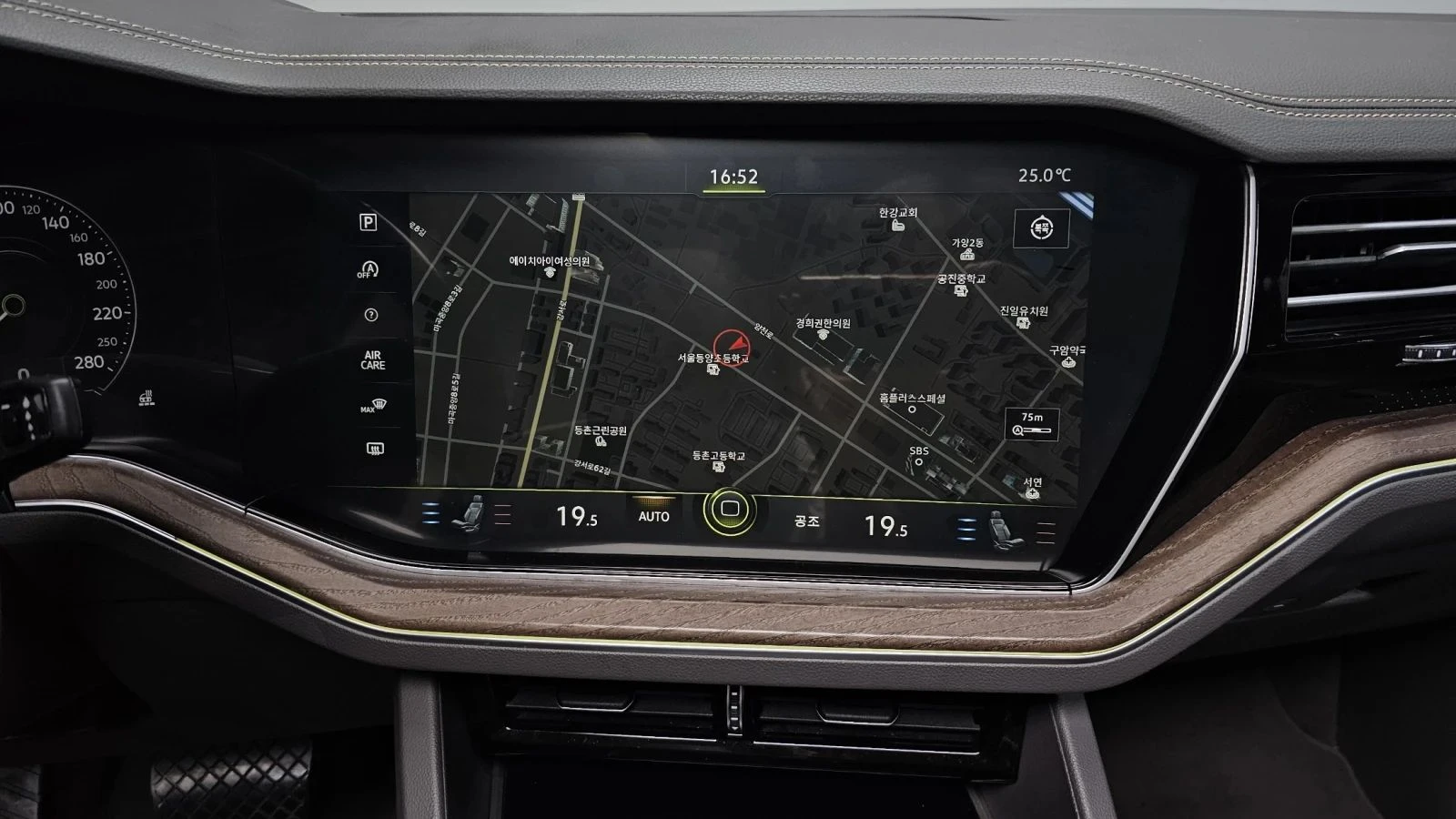 VW Touareg, снимка 14 - Автомобили и джипове - 56689310