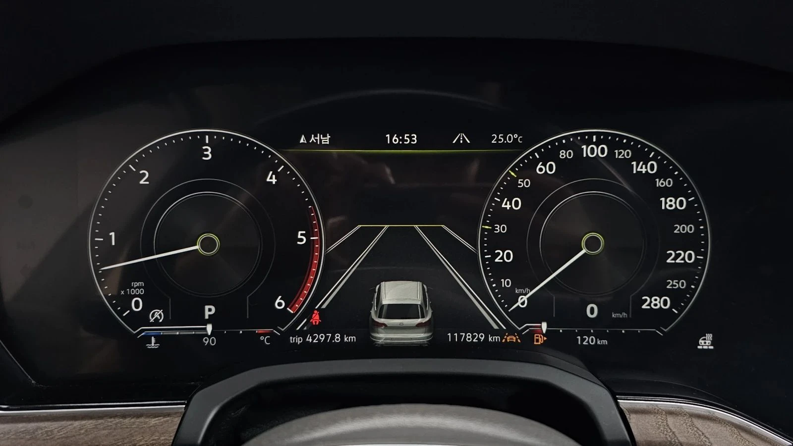 VW Touareg, снимка 8 - Автомобили и джипове - 56689310