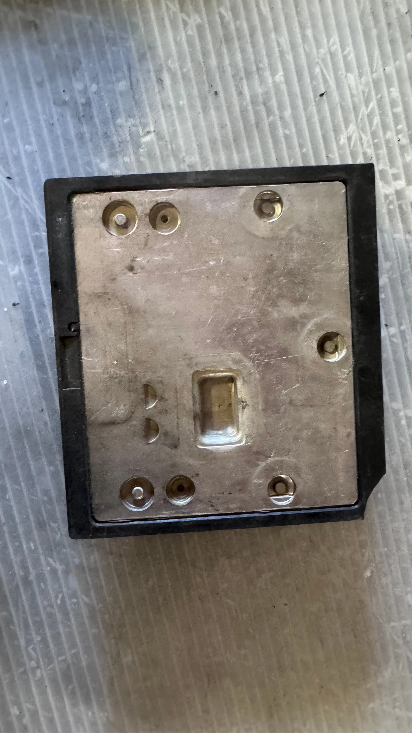   Mercedes E - A2105450432 | Mobile.bg   2