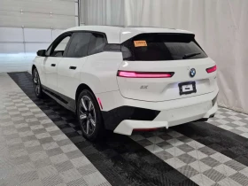 BMW iX XDRIVE40| HUD| 360| PANO| HARMAN KARDON| 2 КЛЮЧА , снимка 4