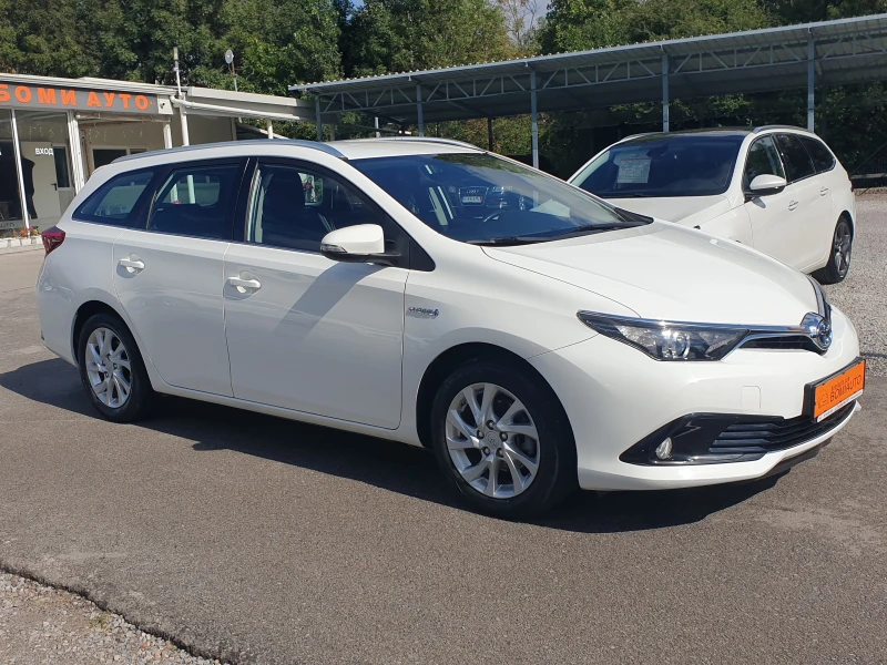 Toyota Auris 1.8HYDRID SYNERGY DRIVE* EURO6B* LED* 115000km!, снимка 2 - Автомобили и джипове - 47228602