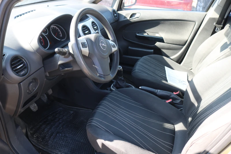 Opel Corsa 1.4 16V, снимка 5 - Автомобили и джипове - 49090569