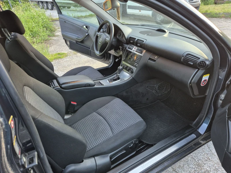 Mercedes-Benz C 180 Автоматик, снимка 10 - Автомобили и джипове - 50527210