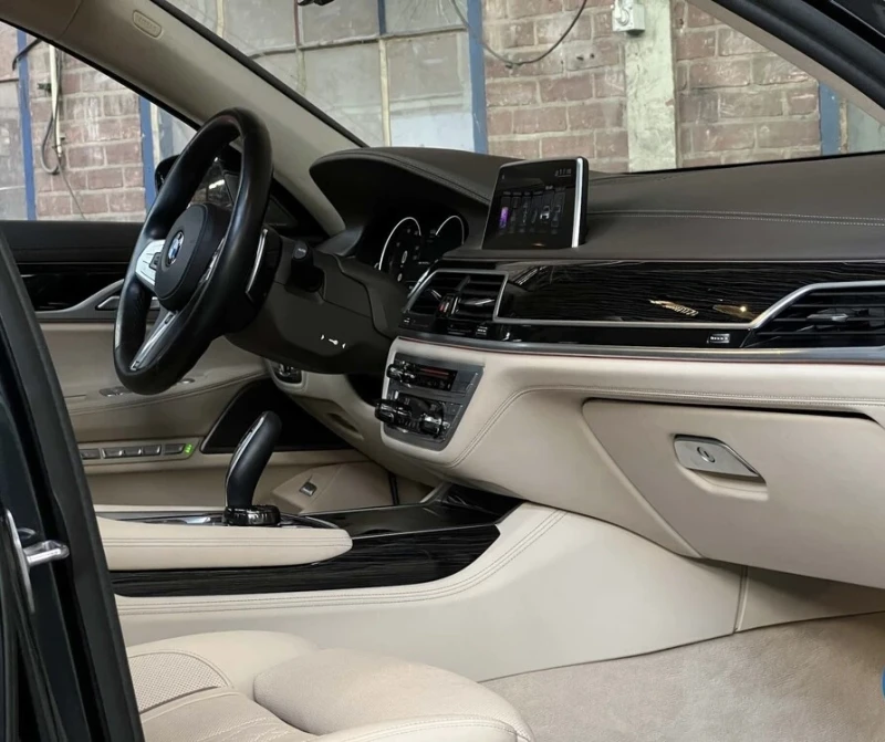 BMW 760 iL V12 XDrive, снимка 8 - Автомобили и джипове - 51990613