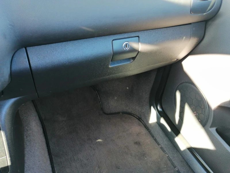 VW Polo 1, 4 16v, снимка 9 - Автомобили и джипове - 52878722