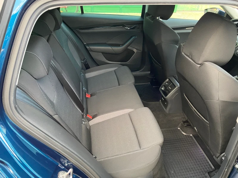 Skoda Octavia 2.0 TDI, снимка 11 - Автомобили и джипове - 52567987