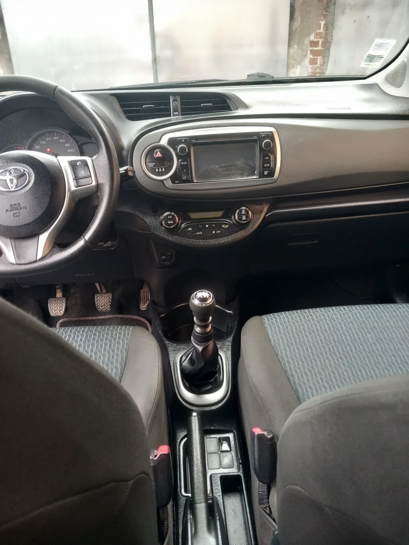 Toyota Yaris 1.4D-4D , снимка 9 - Автомобили и джипове - 52856678