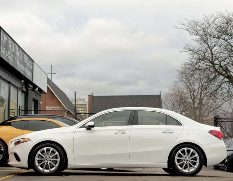 Mercedes-Benz A 220 * CARFAX * БЕЗ ПЪРВОНАЧАЛНА ВНОСКА, снимка 2 - Автомобили и джипове - 53102743