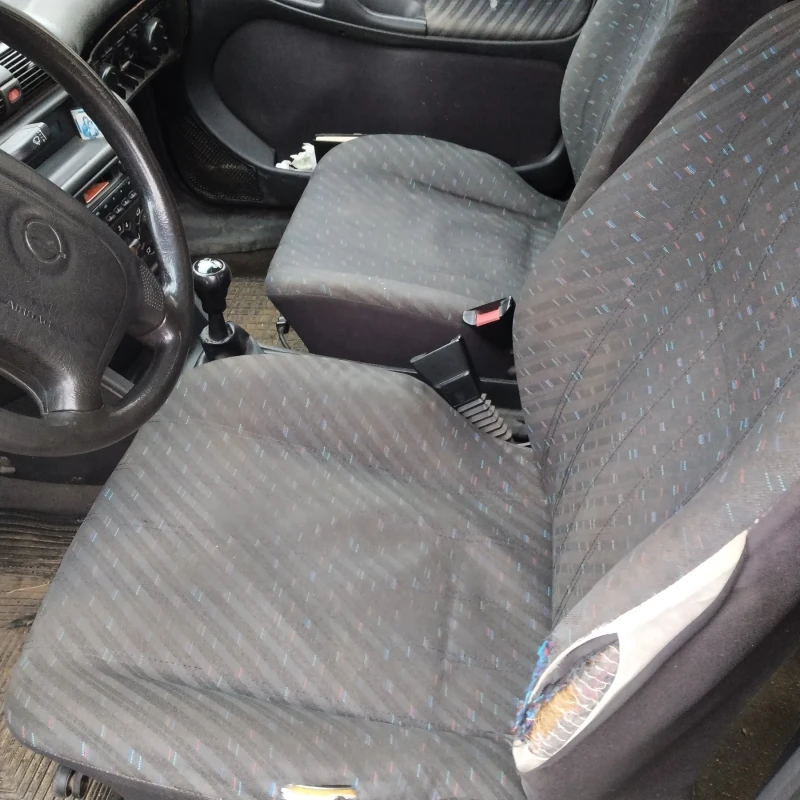 Opel Astra 1.6.benzin, снимка 5 - Автомобили и джипове - 53261538