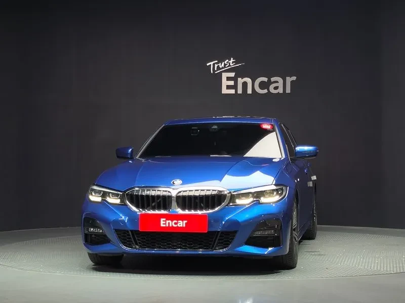 BMW 320 I M Sports, снимка 3 - Автомобили и джипове - 55643074