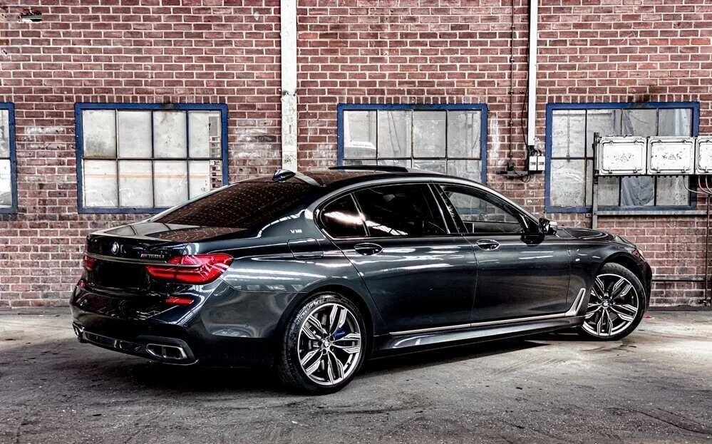 BMW 760 iL V12 XDrive - изображение 4