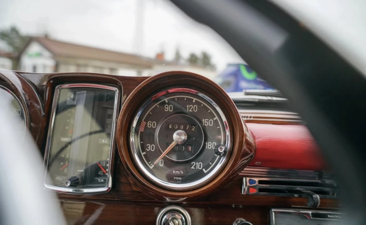 Mercedes-Benz 111 1963 - изображение 7