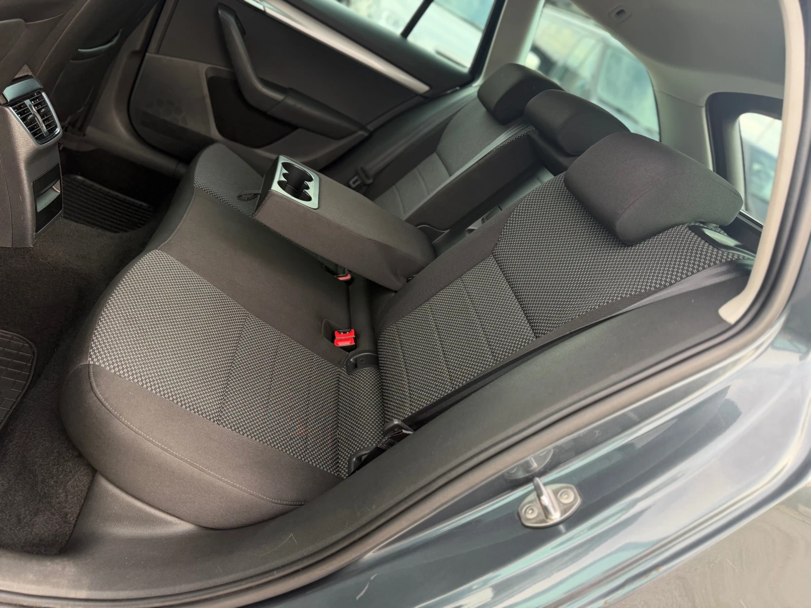 Skoda Octavia 2.0TDI 150�� ���������-DSG ���� �������  | Mobile.bg � ����������� 12