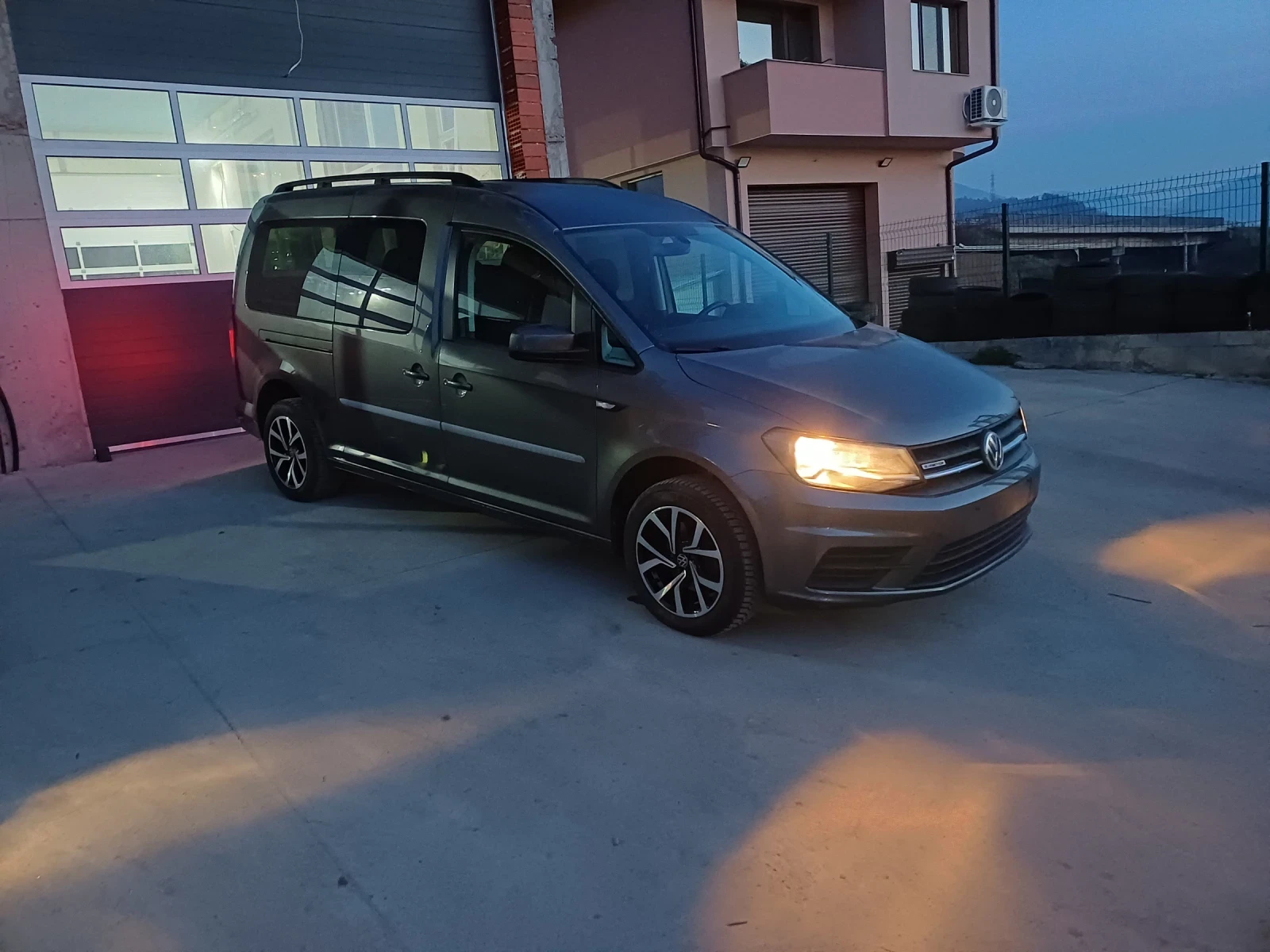 VW Caddy Maxi 1.4 tgi metan 5 seats  | Mobile.bg � ����������� 16