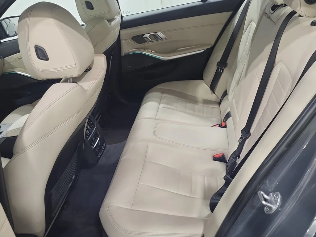 BMW 330 xDrive * M-Sport * Head-Up-Display * CARFAX *  | Mobile.bg � ����������� 11